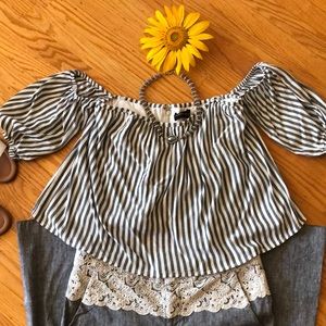 🌺 Mustard Seed; Gray/White Striped Off-Shoulder S